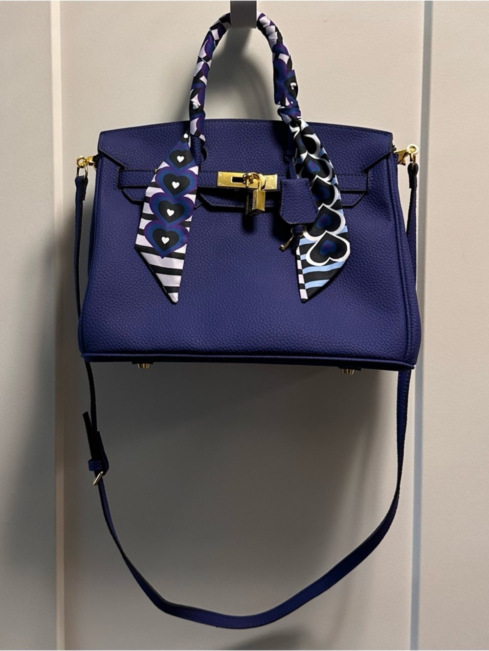 Blue leather “wirkin” crossbody Bag with Gold Hardware. - Picture 3 of 4